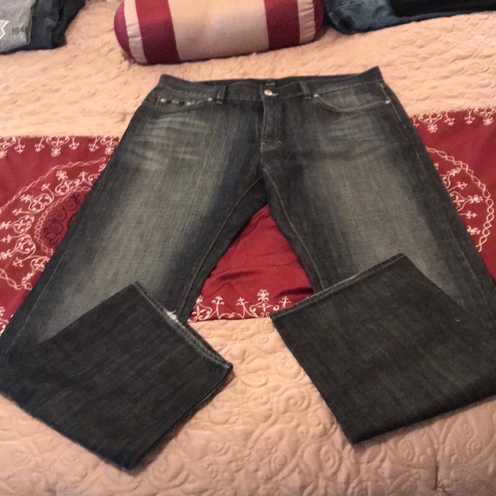 Men’s Boss jeans.